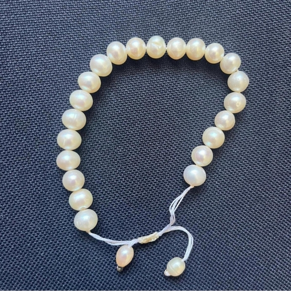 Handmade Fresh Water Pearl Bracelet - Picture 1 of 2
